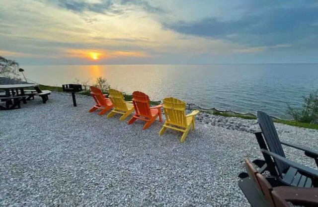 Lakefront - Winery - GOTL Oasis- Sunset Vacation Rentals