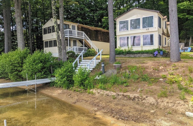 Lakes Edge Lodge on the shores of Lake Winnisquam!