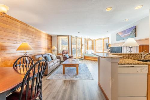 Lakeside 1489 by Summit County Mountain Retreats