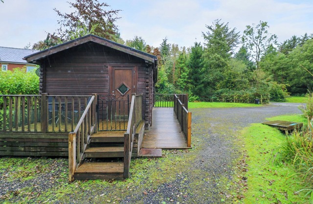 Lakeside Lodge