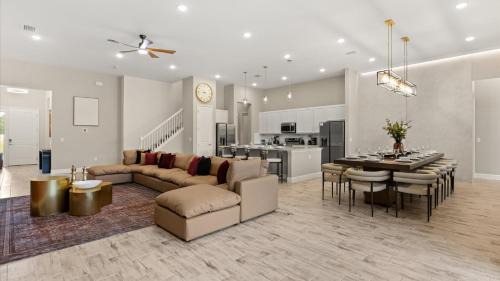 Lakeside Villa with Pool BBQ Cinema & Games Room