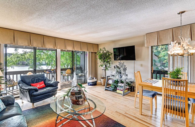 Lakeview Condo w/ Resort Pool: 2 Miles to Golf!