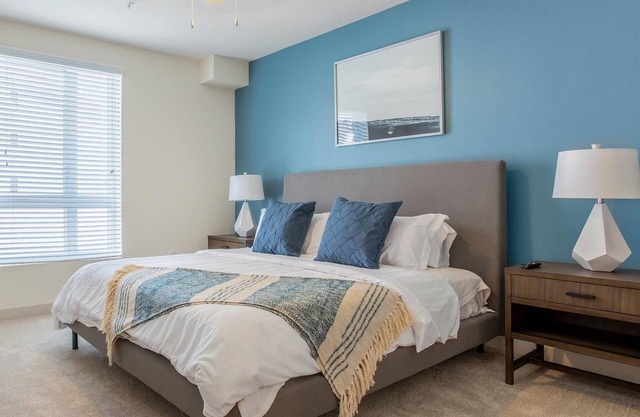 Landing | Stunning 1BD, Pool, Clubhouse