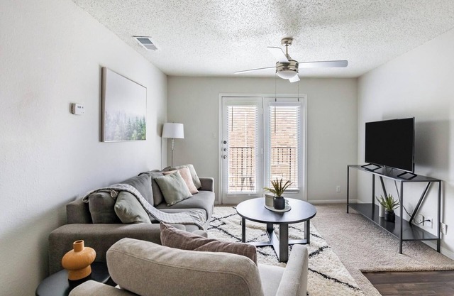 Landing | Spectacular 1BD, Pool, Courtyard