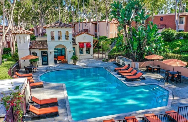 Landing at Madera Ridge - 2 Bedrooms in Country Club