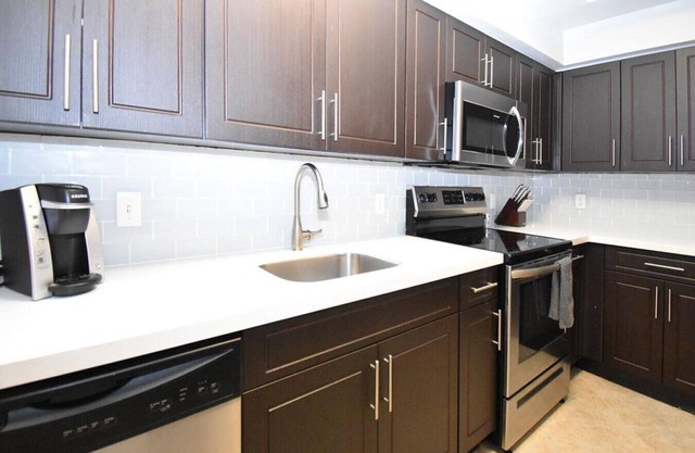 Landing at Solero Plantation - 2 Bedrooms in Downtown Plantation