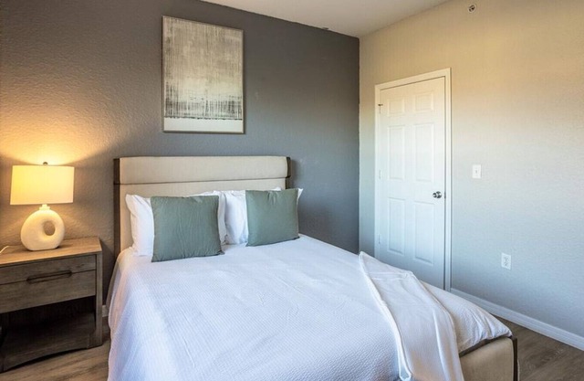 Landing at Solero Plantation - 2 Bedrooms in Downtown Plantation