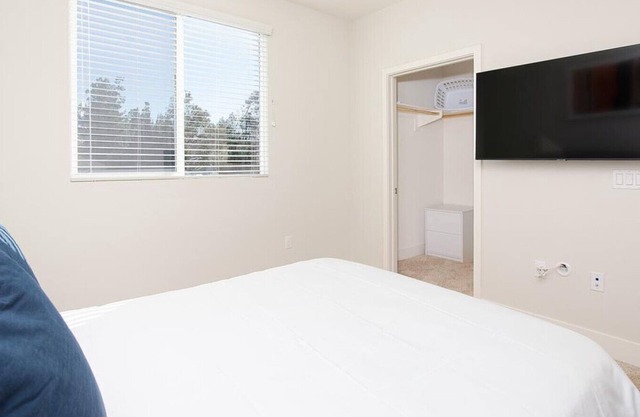 Landing at Sorano Apartments - 1 Bedroom in Downtown Moreno Valley