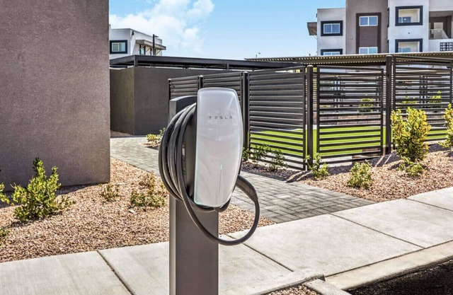 Landing at Summit on Boulder - 2 Bedrooms in Valley View