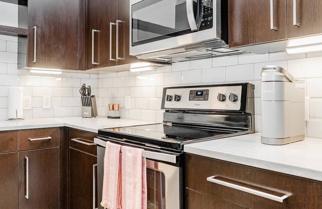 Landing at The Aster - 1 Bedroom in Downtown Beachwood