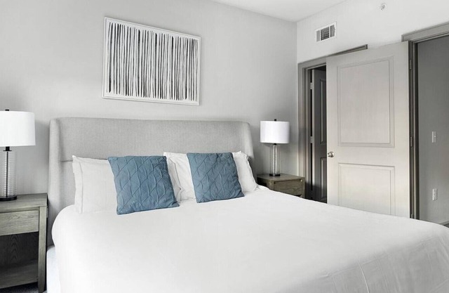 Landing at The Avenues at Carrollton - 2 Bedrooms in Northeast Carrollton