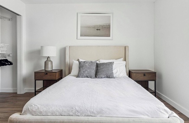 Landing | Beautiful 2BD, Clubhouse, Gym