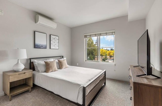 Landing | Beautiful 2BD, Clubhouse, Gym
