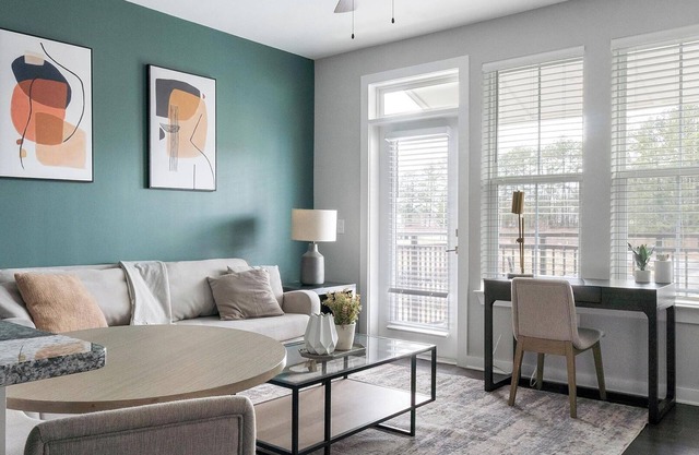 Landing | Chic 1BD, Gym, Pool