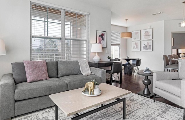 Landing | Modern Studio, Gym, Pool