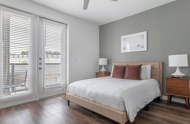 Landing | Chic 1BD, Pool, Clubhouse