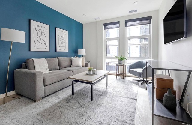 Landing | Modern 1BD, Gym, Rooftop Lounge