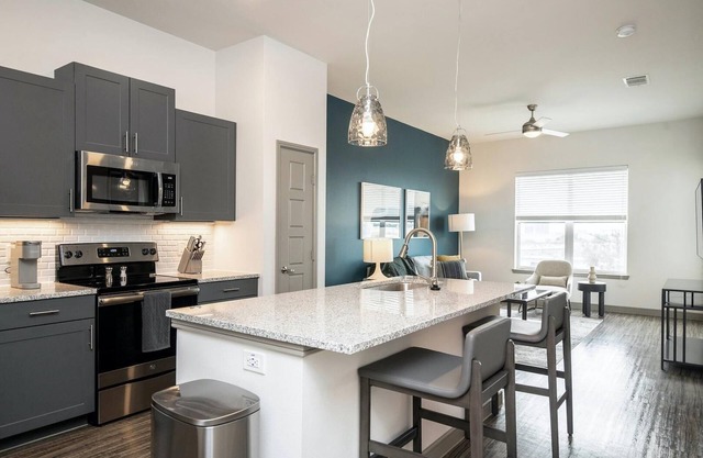 Landing | Beautiful 1BD, Pool, Clubhouse