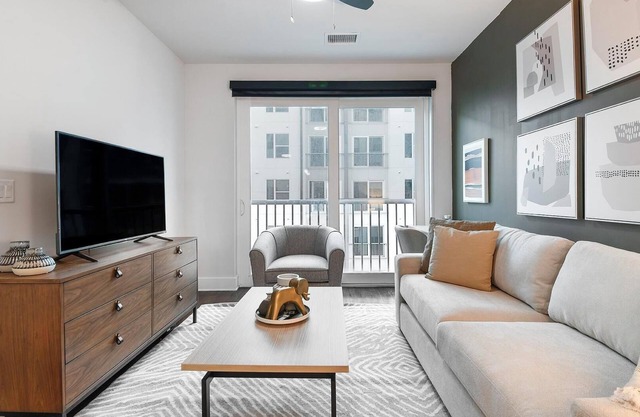 Landing | Stunning 1BD, Gym, Rooftop Lounge