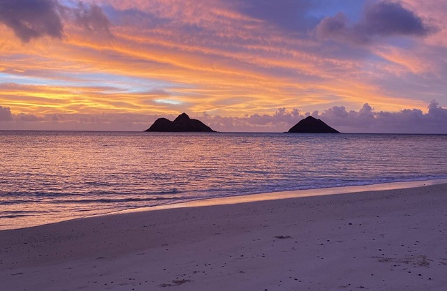Lanikai Beach Cottage - 5min walk to the best beach!