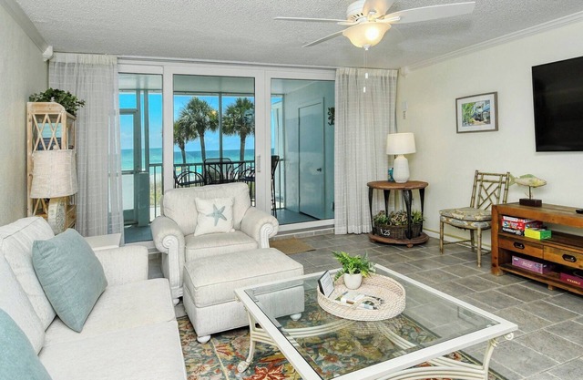 LaPlaya 204D-Beach-lovers paradise! 200 feet of private beach along the turquoise Gulf of Mexico.