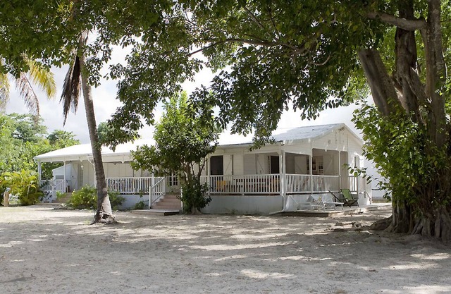 VILLA NOHRA, gran casa unifamiliar en una playa