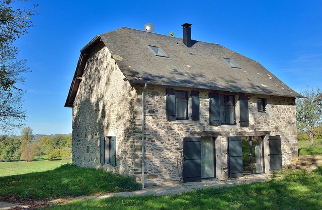 Casa rural de gran capacidad, atrévete tranquilo y cambia de escenario en Corrèze