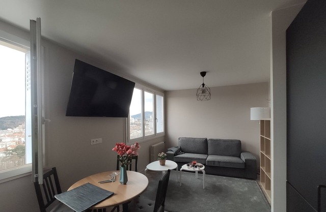 Gran centro de apartamentos de alto standing y facultades