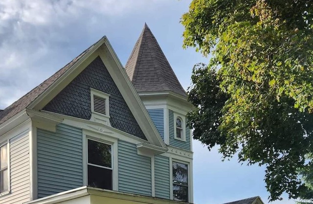 Gran cabaña victoriana histórica remodelada con vistas panorámicas del lago Missaukee