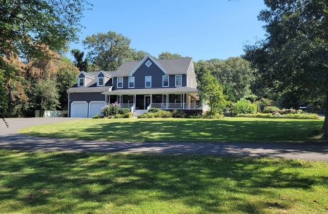 Large Home with Pool & 7 bedrooms; sleeps 21