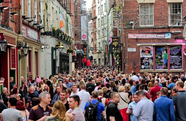 Large House Sleeps13 Close to lfc Stadium Anfield