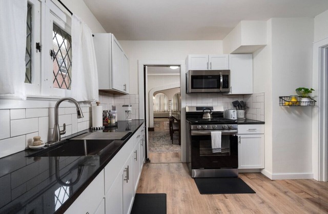 Large House w/ Game Room and Garage - Shorewood WI