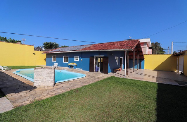 casa amplia con piscina climatizada a 400 metros de la playa * PRECIOS ESPECIALES *