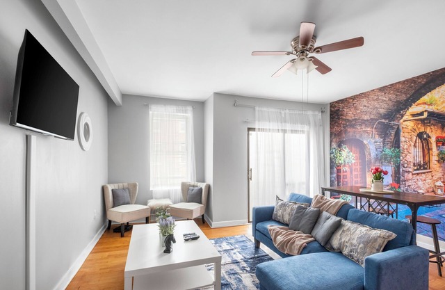 Large Lovely Apt in Prime Area