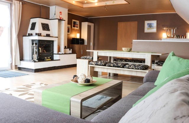 nuevo grande. 4 Habitación-apartamento en Neubrandenburg