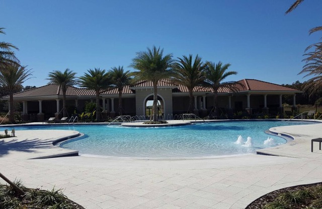 Gran casa completa nueva, 6br, 4 baños, 4k sqft, cerca de Tampa