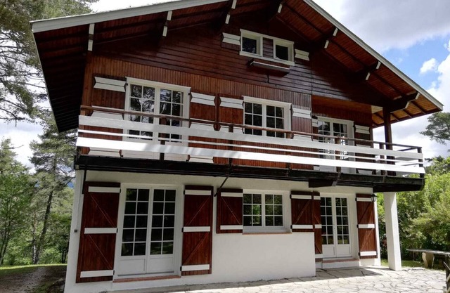 Chalet grande y bien equipado en impresionante y tranquila Alta Provenza