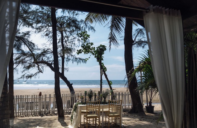 LaRiSa By The Beach, Morjim