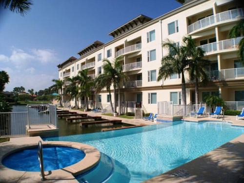 Las Marinas 303 Channelfront boatslip, waterview