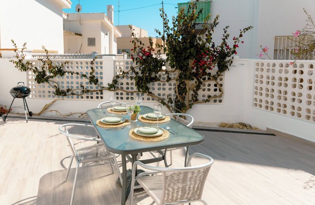 Casa Vacacional Las Piñas · Playa · Terraza · Parking · by Primestay