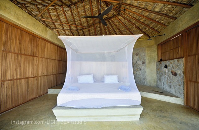Las Rocas: master bedroom in a spectacular front beach house with infinity pool