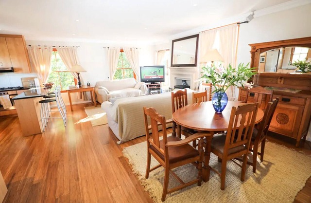 Lavender Cottage Upstairs 2 Bedrooms,2 Bathrooms with Magnificent mountain views