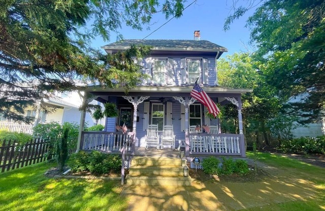 Lavender Dreams By The Sea (4 BR/ 2 BA) PET FRIENDLY home in WEST CAPE MAY!