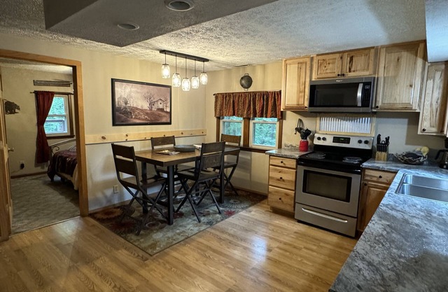 Bobcat Hideaway-Cabaña-Baño privado
