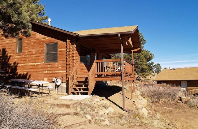 Lazy R Cottages- 15 cabin
