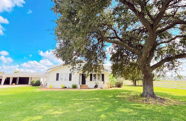 Le Barn Rouge Bed & Breakfast Una casa de campo en Acadiana