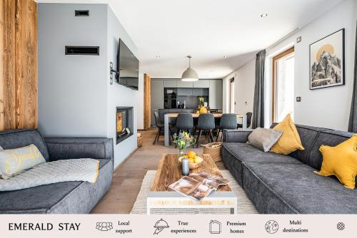 Le Globe Argentière Chamonix - by EMERALD STAY