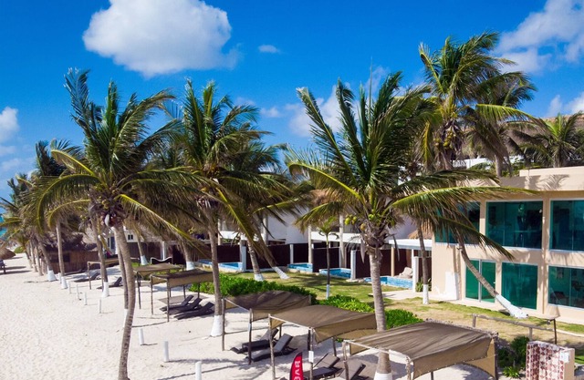 Le Reve by MIJ - Beachfront Hotel