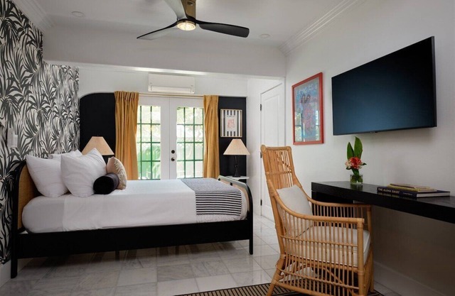 Lehua Suite - Hawaiian elegance | Patio garden