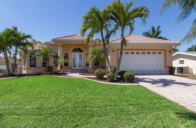 Vida de ocio en el Yacht Club, uno de los lugares más deseables de Cape Coral